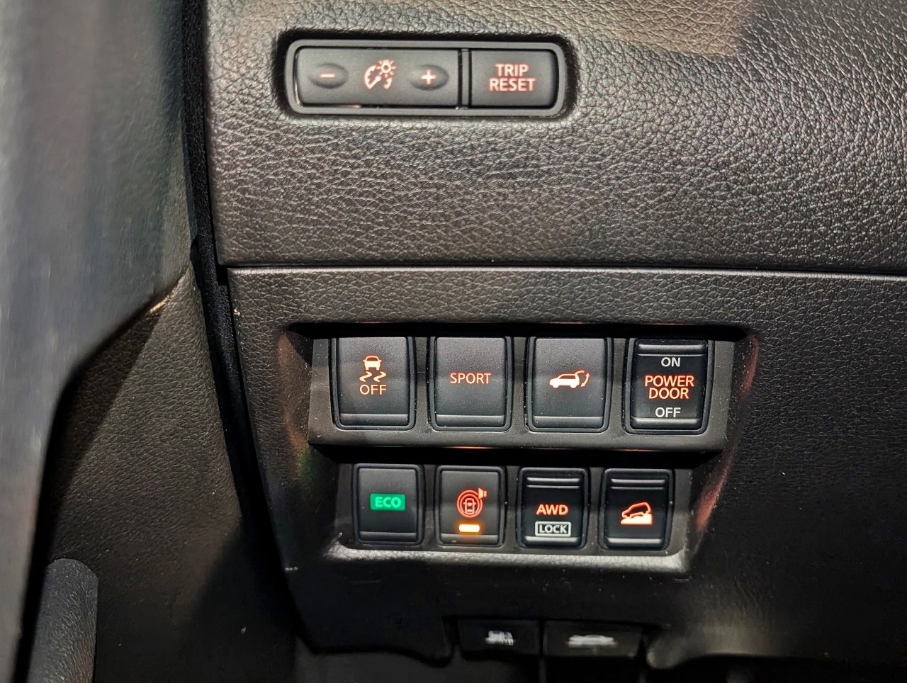 Used 2015 Nissan Rogue SV w/ SV Premium Package image 45