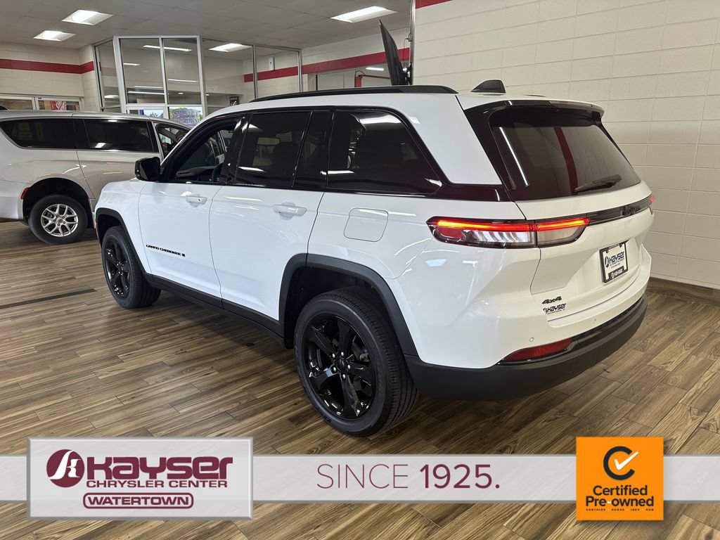 Certified 2023 Jeep Grand Cherokee Altitude AWD/4WD image 3