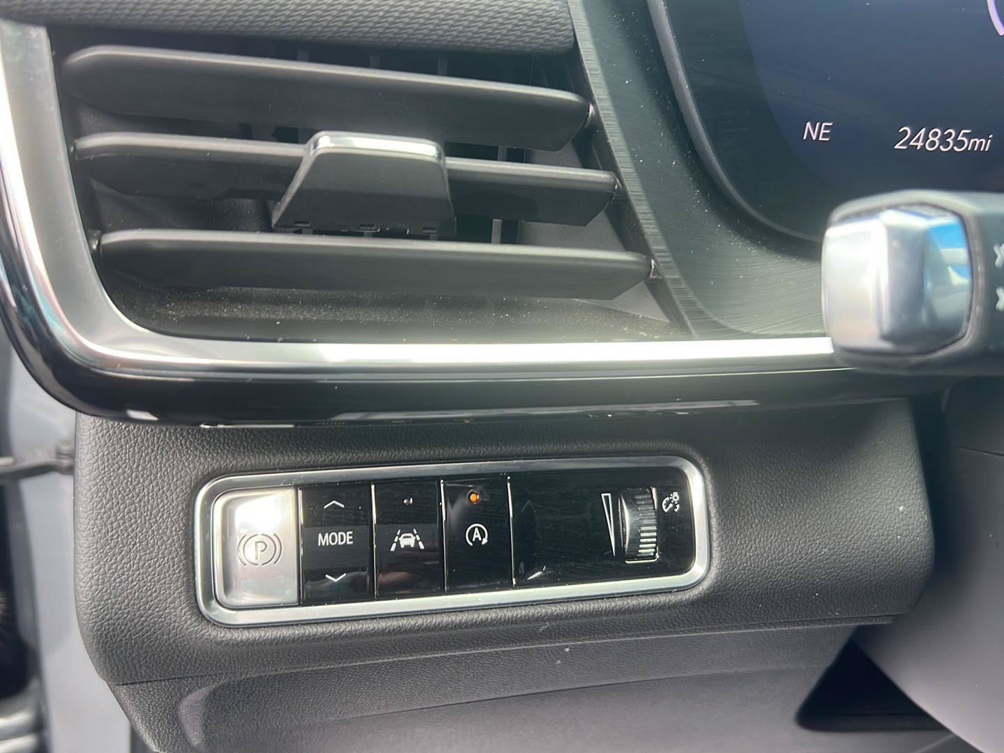 Used 2025 Buick Envision Preferred AWD/4WD image 13