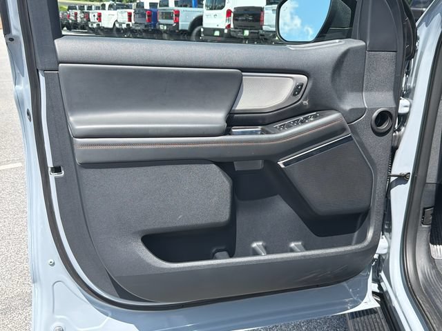 Used 2025 Ford Expedition Active RWD image 12