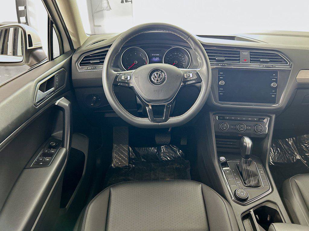 Used 2021 Volkswagen Tiguan SE AWD/4WD image 21