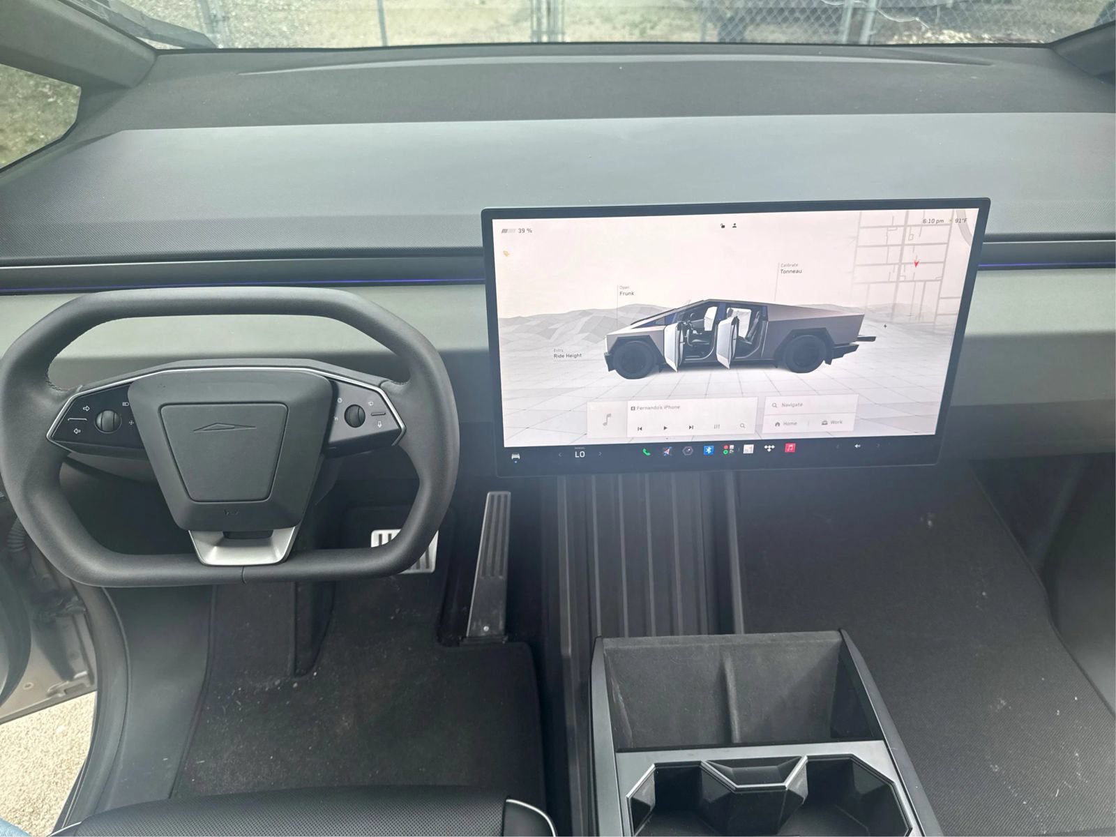 Used 2025 Tesla Cybertruck AWD Crew Cab image 27