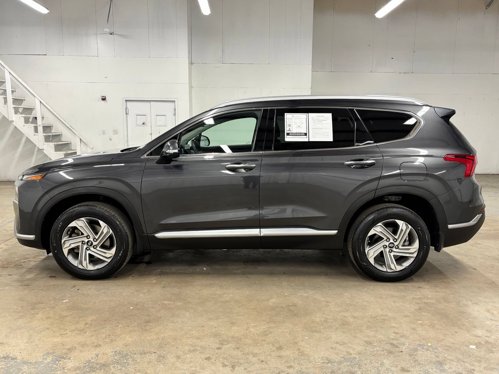 Certified 2023 Hyundai Santa Fe SEL w/ Premium Package AWD/4WD image 4