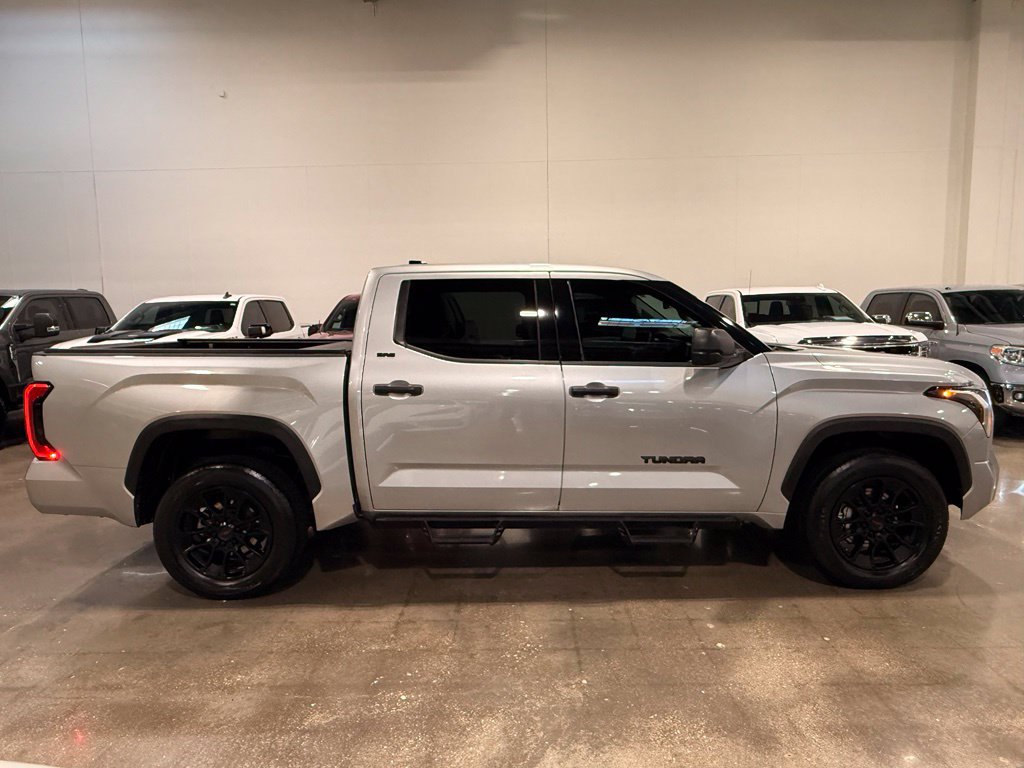 Used 2022 Toyota Tundra SR5 AWD/4WD image 4