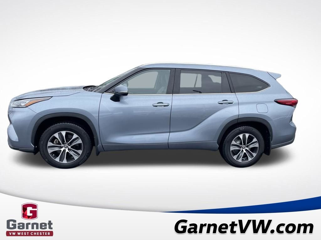 Used 2020 Toyota Highlander XLE video 2