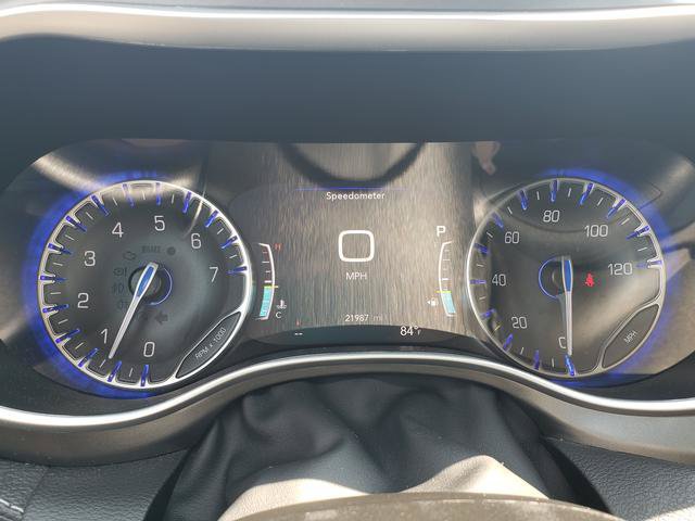 Used 2024 Chrysler Pacifica Touring-L w/ Road Tripper Package AWD/4WD image 32