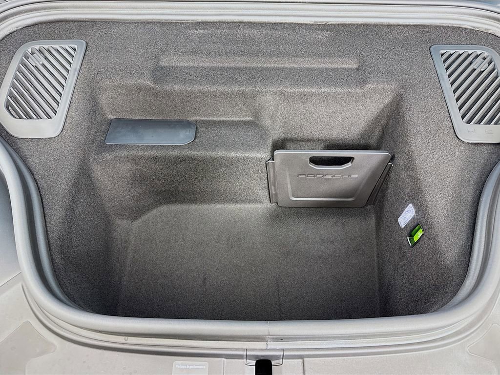 New 2026 Porsche Macan Electric image 33