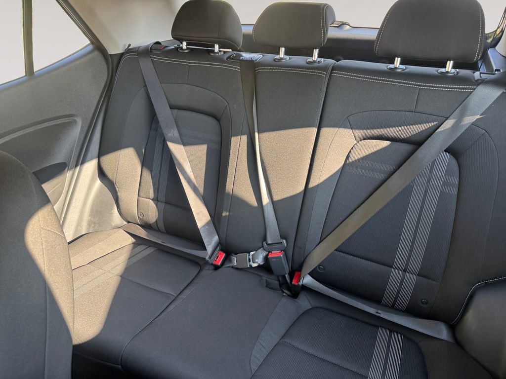 Used 2023 Hyundai Venue SEL image 13