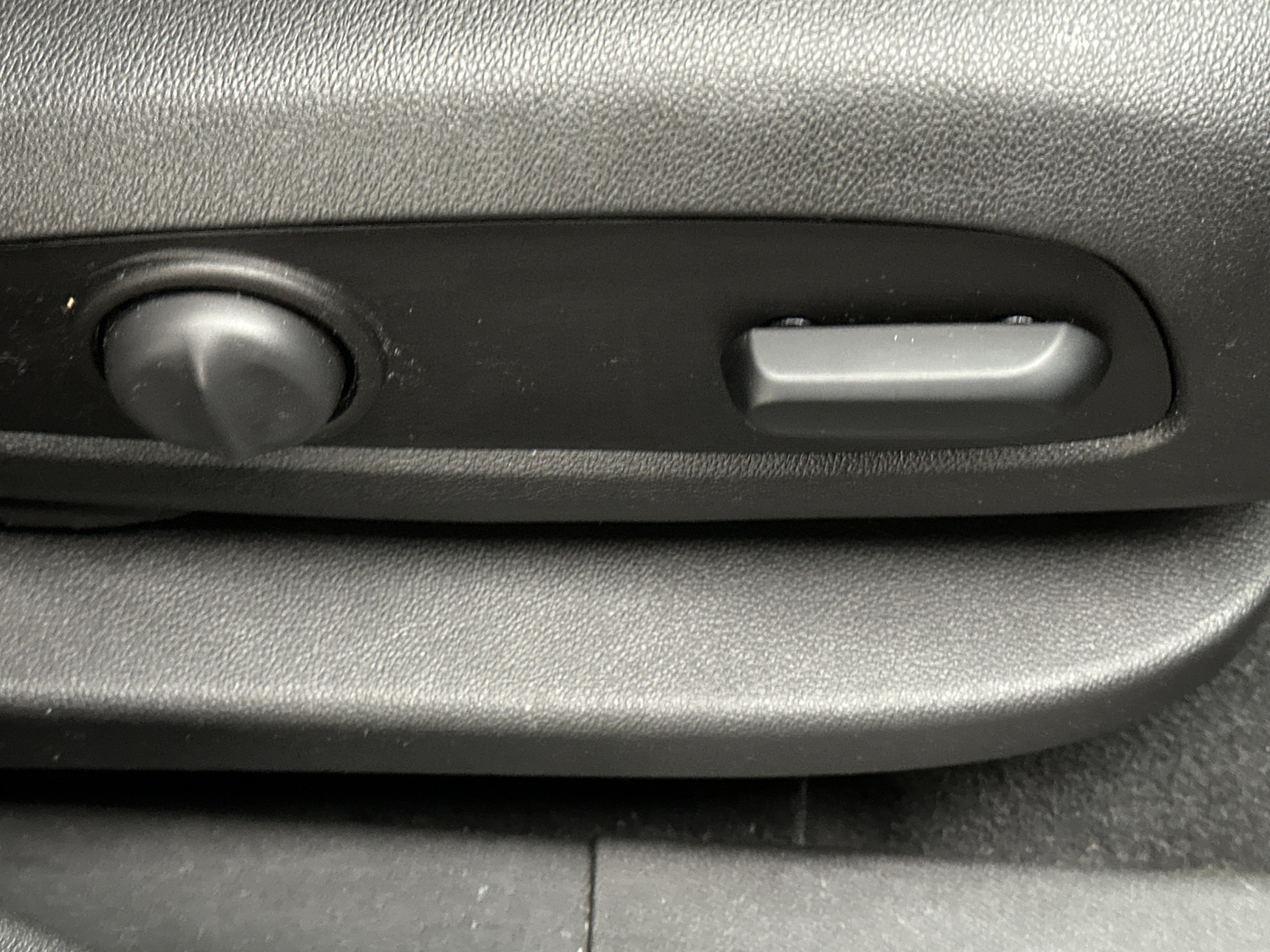 Used 2019 GMC Terrain SLT w/ Preferred Package image 28