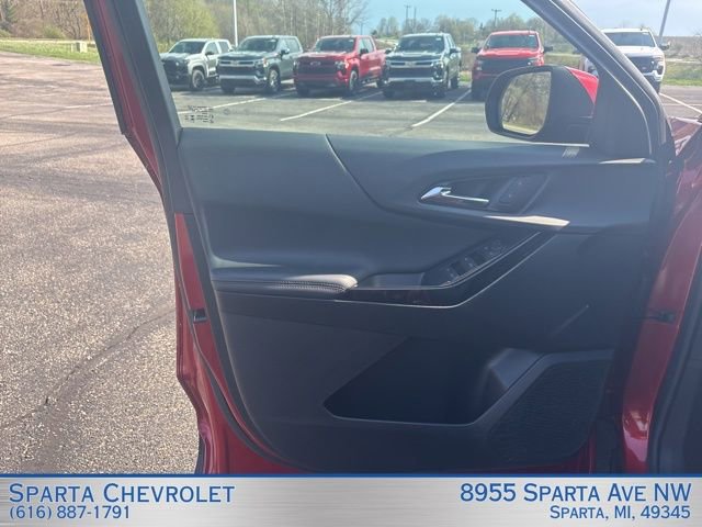 Used 2025 Chevrolet Equinox LT AWD/4WD image 9
