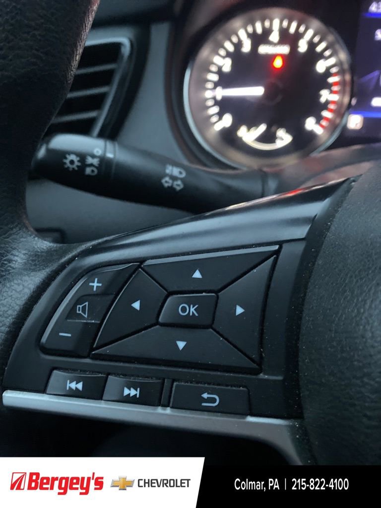 Used 2018 Nissan Rogue S image 36