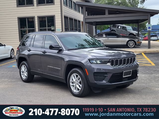Used 2025 Jeep Grand Cherokee Laredo X RWD image 7