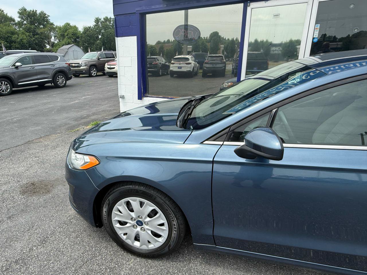 Used 2019 Ford Fusion S FWD image 3