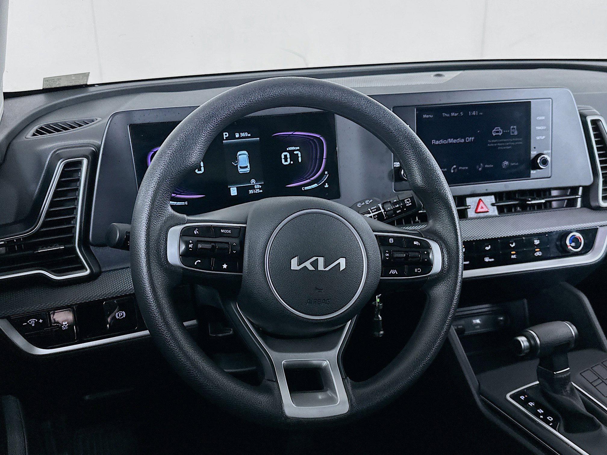 Used 2025 Kia Sportage LX image 18