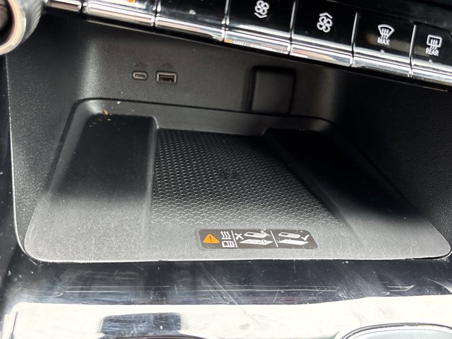 Used 2024 Chevrolet Traverse LT w/ Enhanced Driving Package FWD image 40