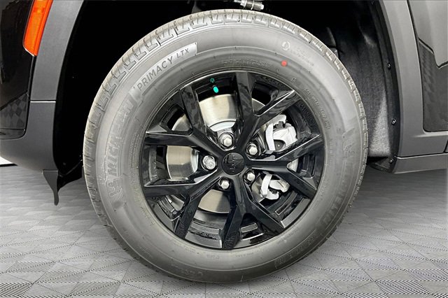 New 2025 Jeep Grand Cherokee L Altitude image 13