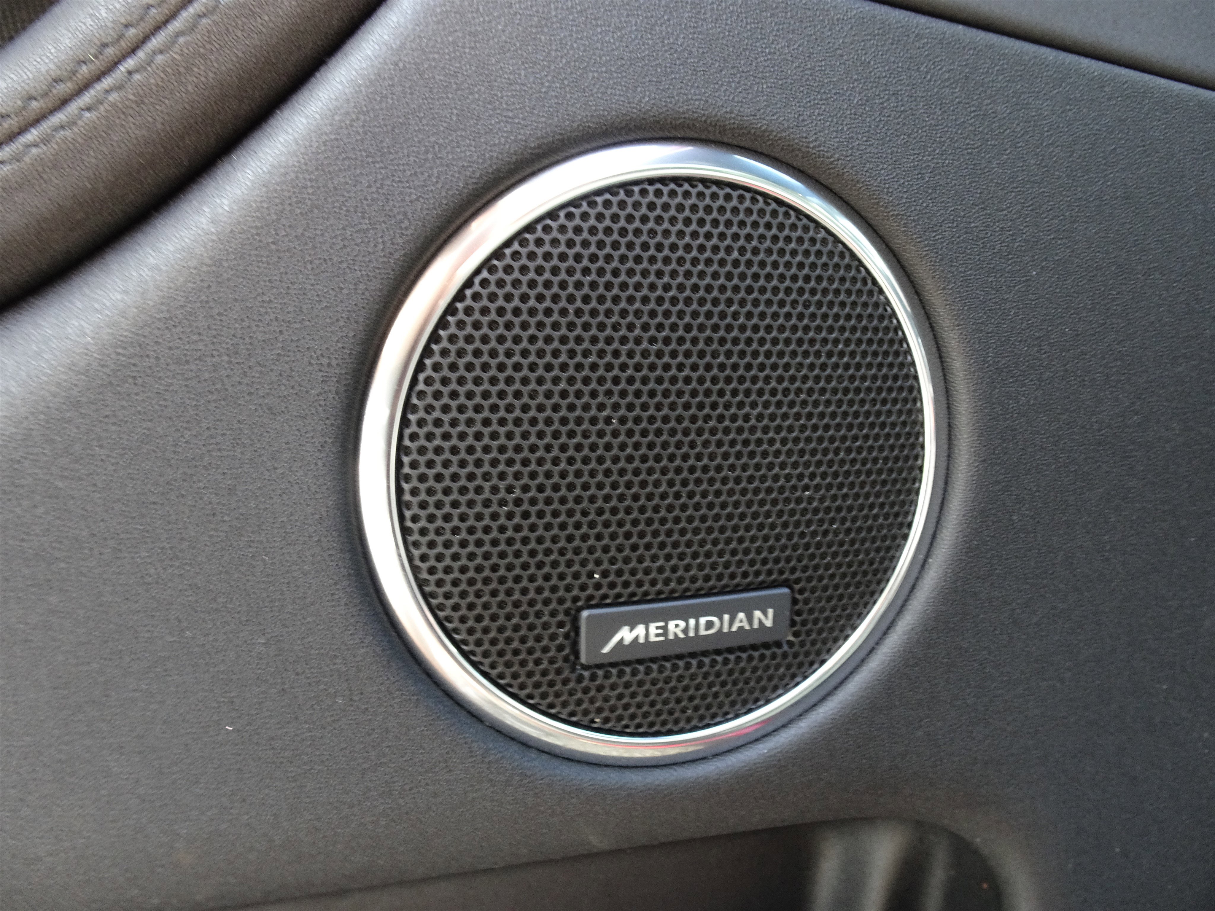 Used 2023 Land Rover Discovery Sport SE image 5