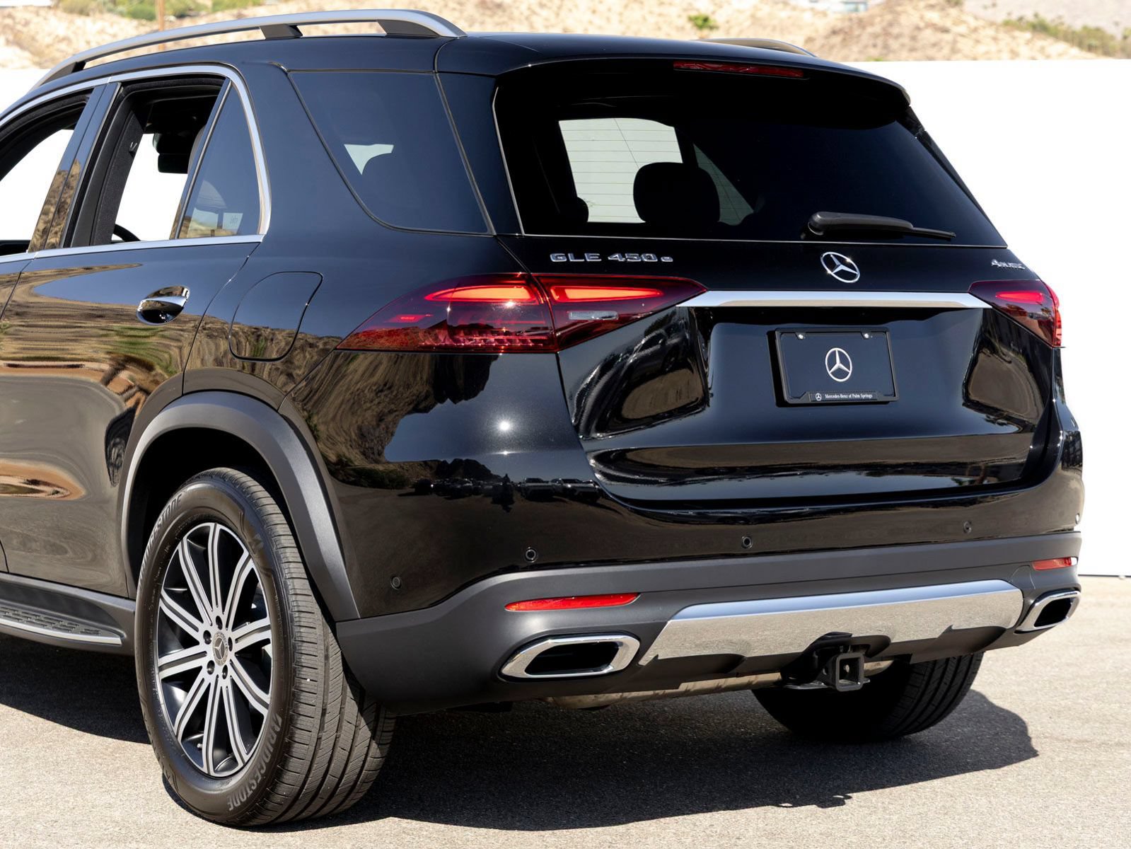 Certified 2025 Mercedes-Benz GLE 450e 4MATIC w/ Driver Assistance Package image 5