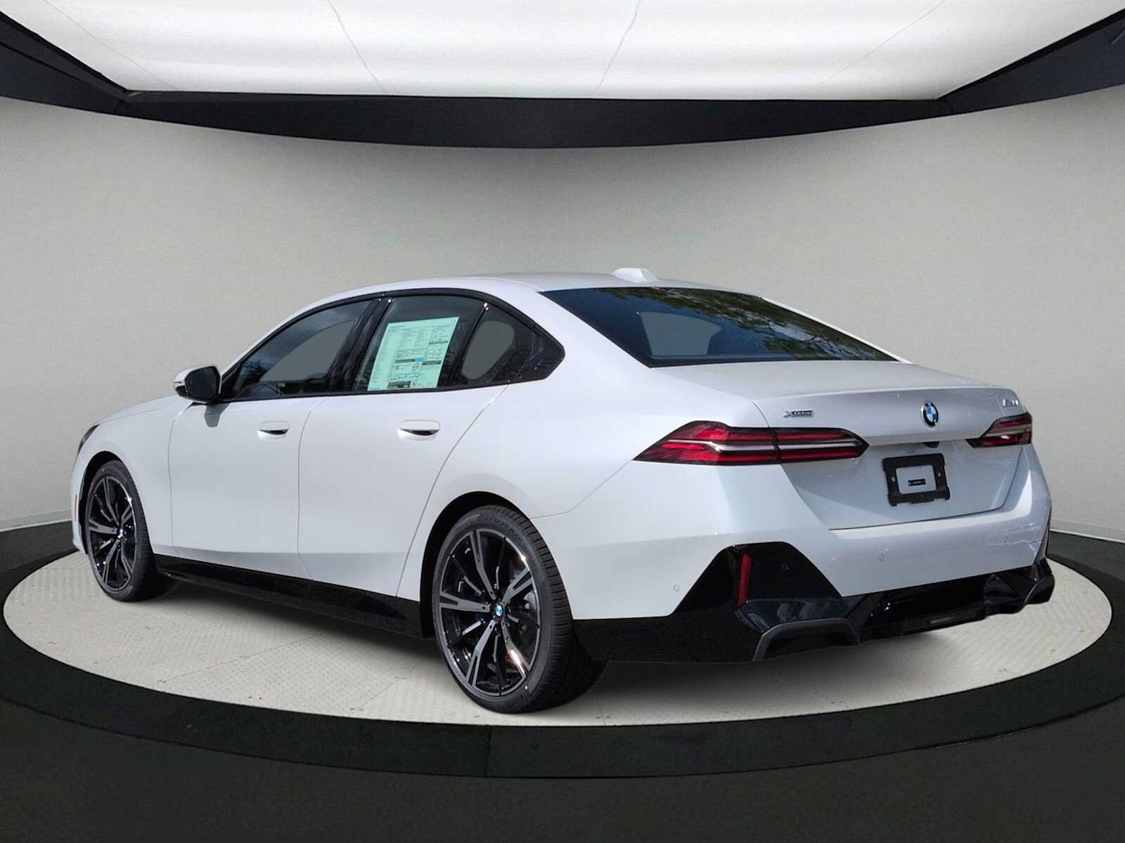 Used 2027 BMW 530i xDrive w/ M Sport Package AWD/4WD image 6