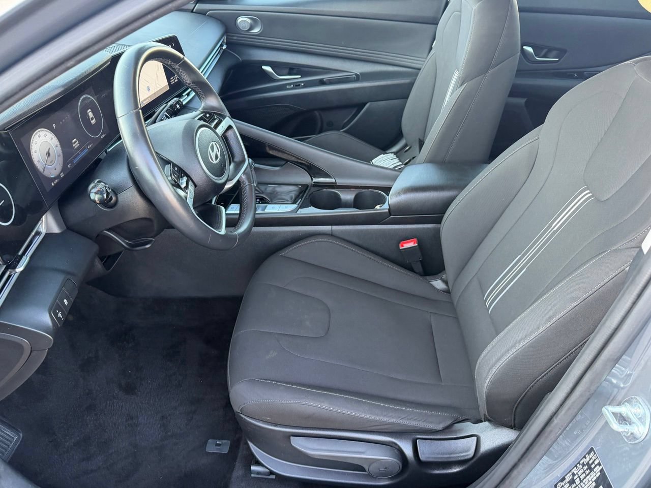 Used 2025 Hyundai Elantra SEL FWD image 28