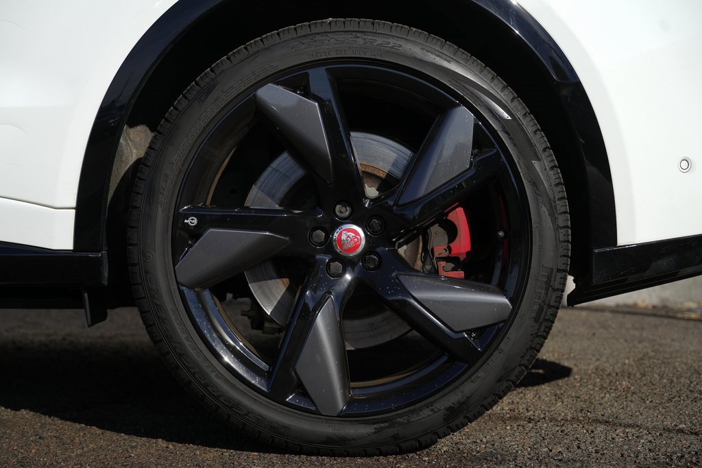 Used 2022 Jaguar F-PACE SVR image 14