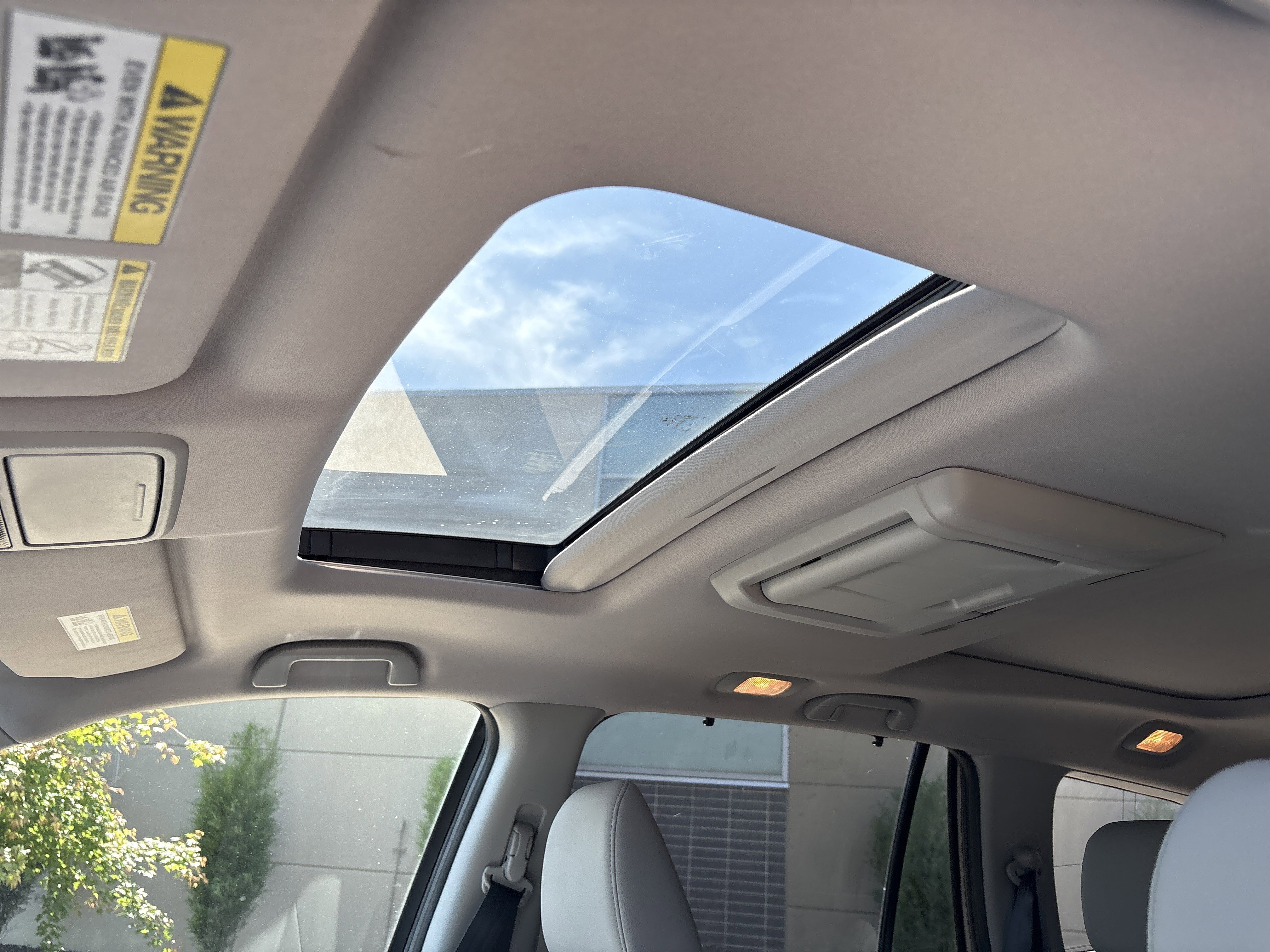 Used 2016 Honda Pilot Elite image 28
