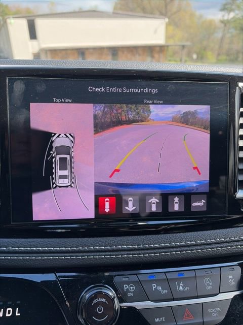 Used 2025 Chrysler Pacifica Limited image 18