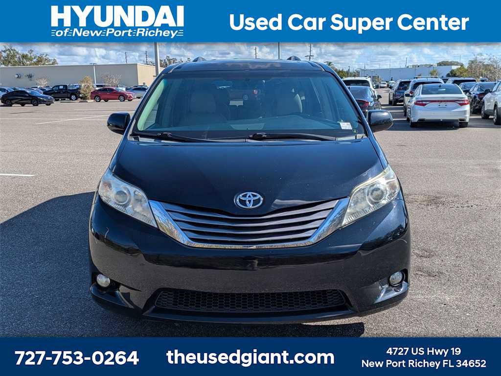 Used 2015 Toyota Sienna XLE image 8