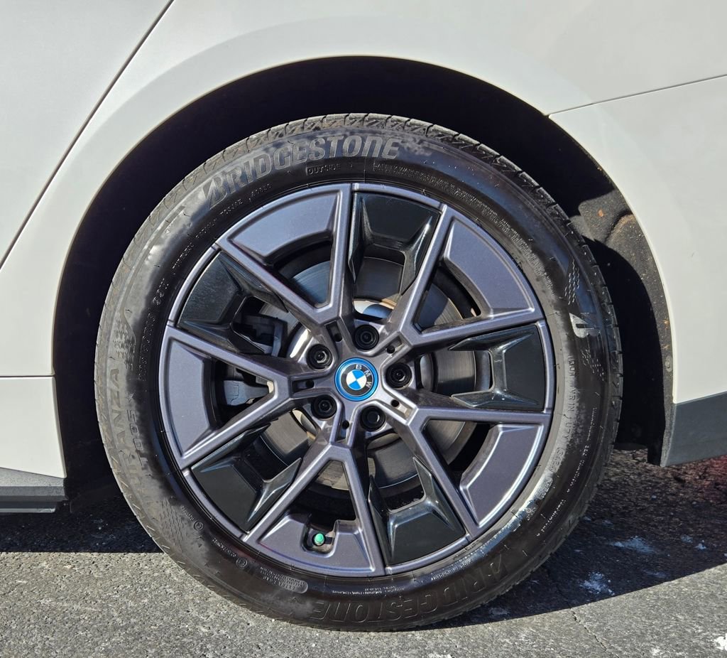 Used 2023 BMW i4 eDrive40 w/ Premium Package image 8