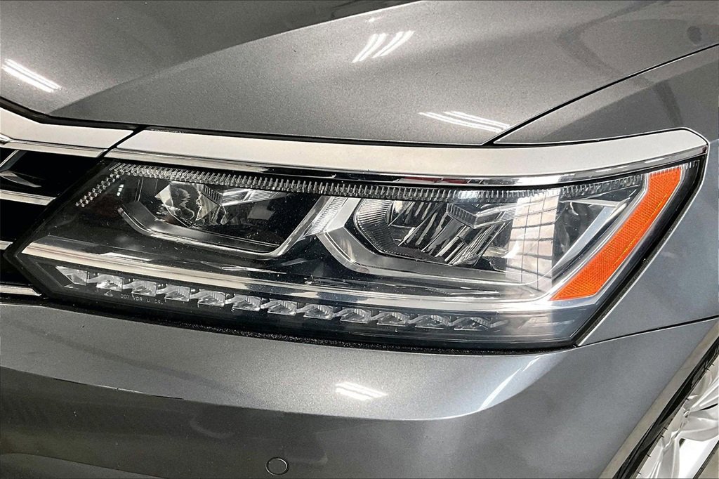 Used 2018 Volkswagen Passat 2.0T SE image 27