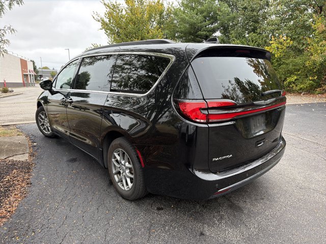 Used 2021 Chrysler Pacifica Touring w/ Cold Weather Group FWD image 7