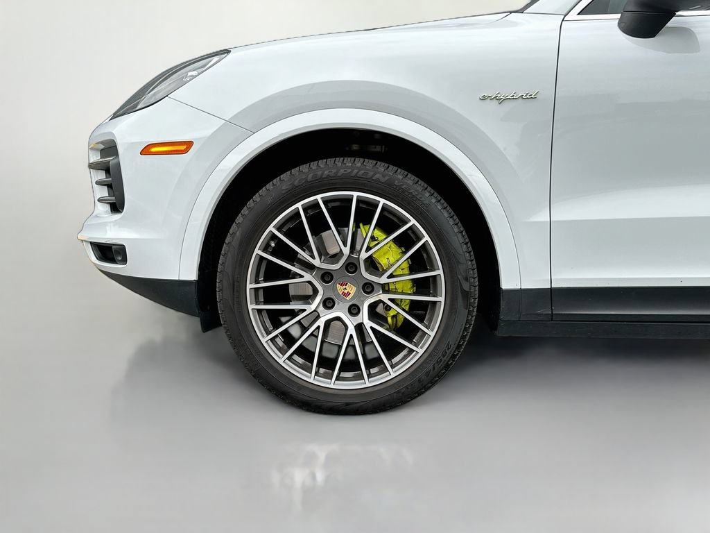Certified 2020 Porsche Cayenne E-Hybrid AWD/4WD image 33