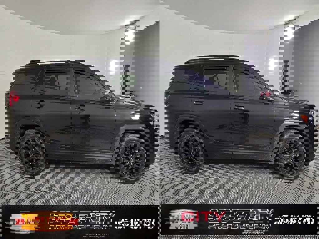 Used 2022 GMC Terrain SLE w/ Driver Convenience Package image 4