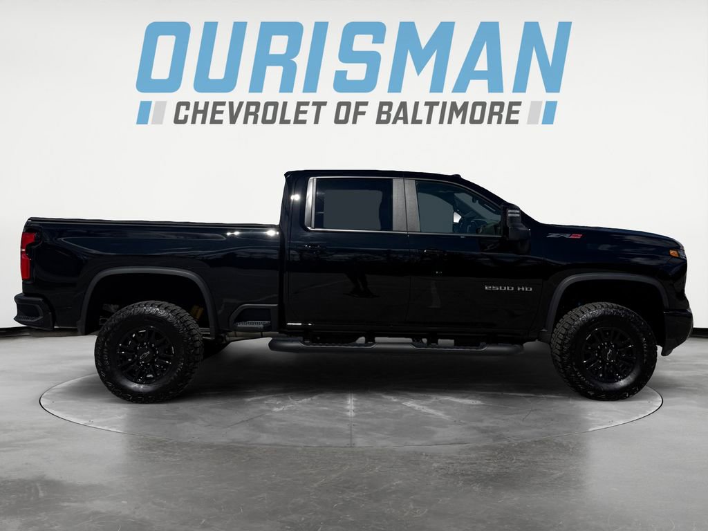 Used 2025 Chevrolet Silverado 2500 ZR2 w/ Technology Package image 7