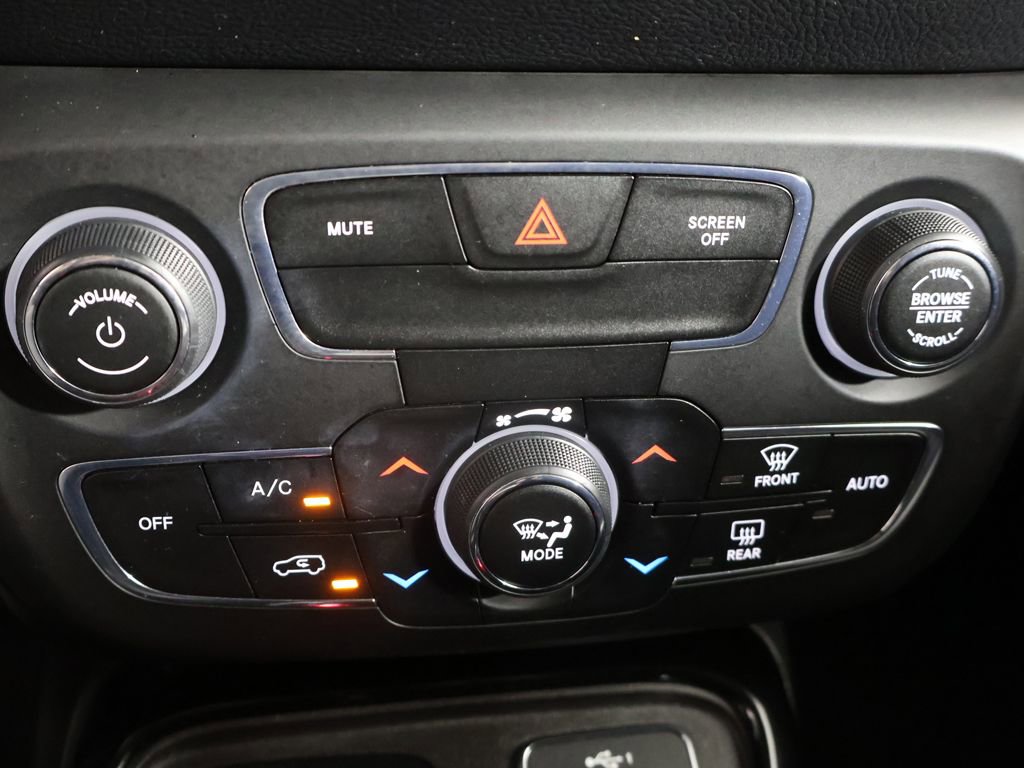 Used 2020 Jeep Compass Latitude AWD/4WD image 40