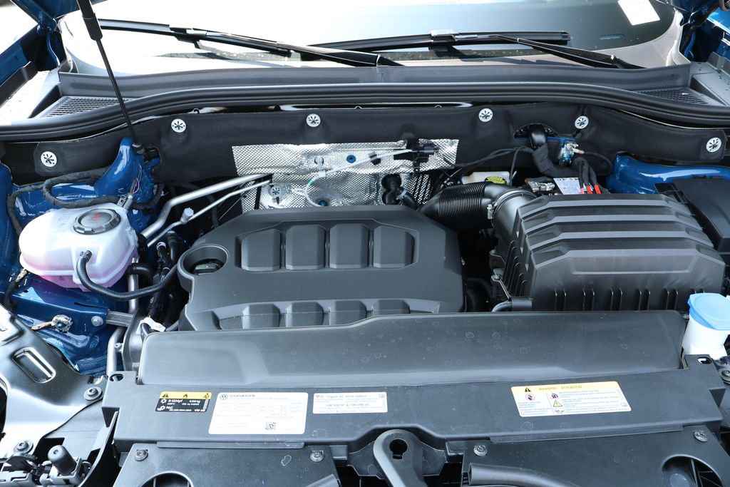 Used 2025 Volkswagen Atlas Cross Sport SEL Premium R-Line image 16