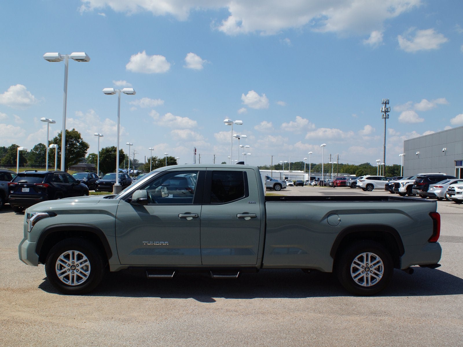 Used 2025 Toyota Tundra SR5 AWD/4WD image 12