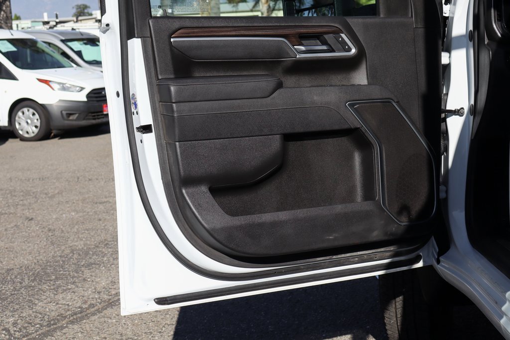 Used 2025 Chevrolet Silverado 3500 LT w/ Convenience Package image 16