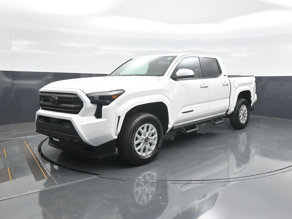 Used 2026 Toyota Tacoma SR5 AWD/4WD image 3