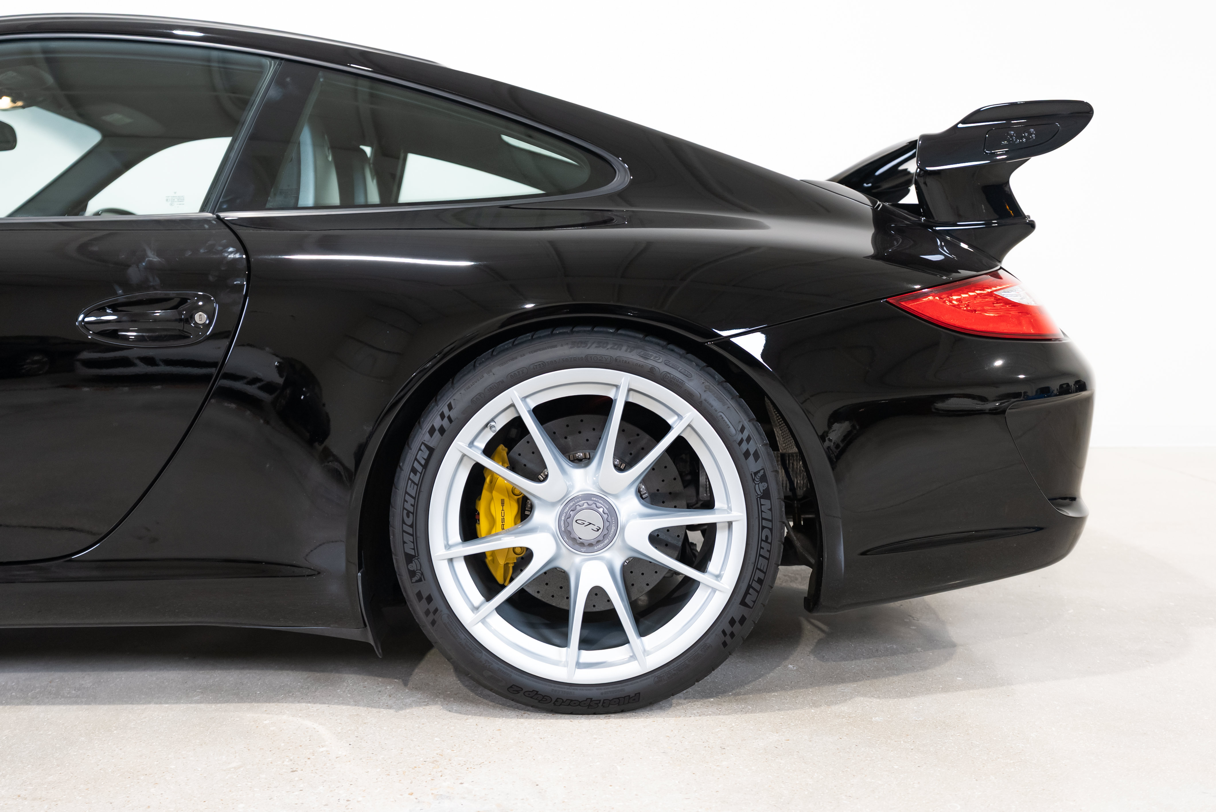 Used 2010 Porsche 911 GT3 RWD image 41