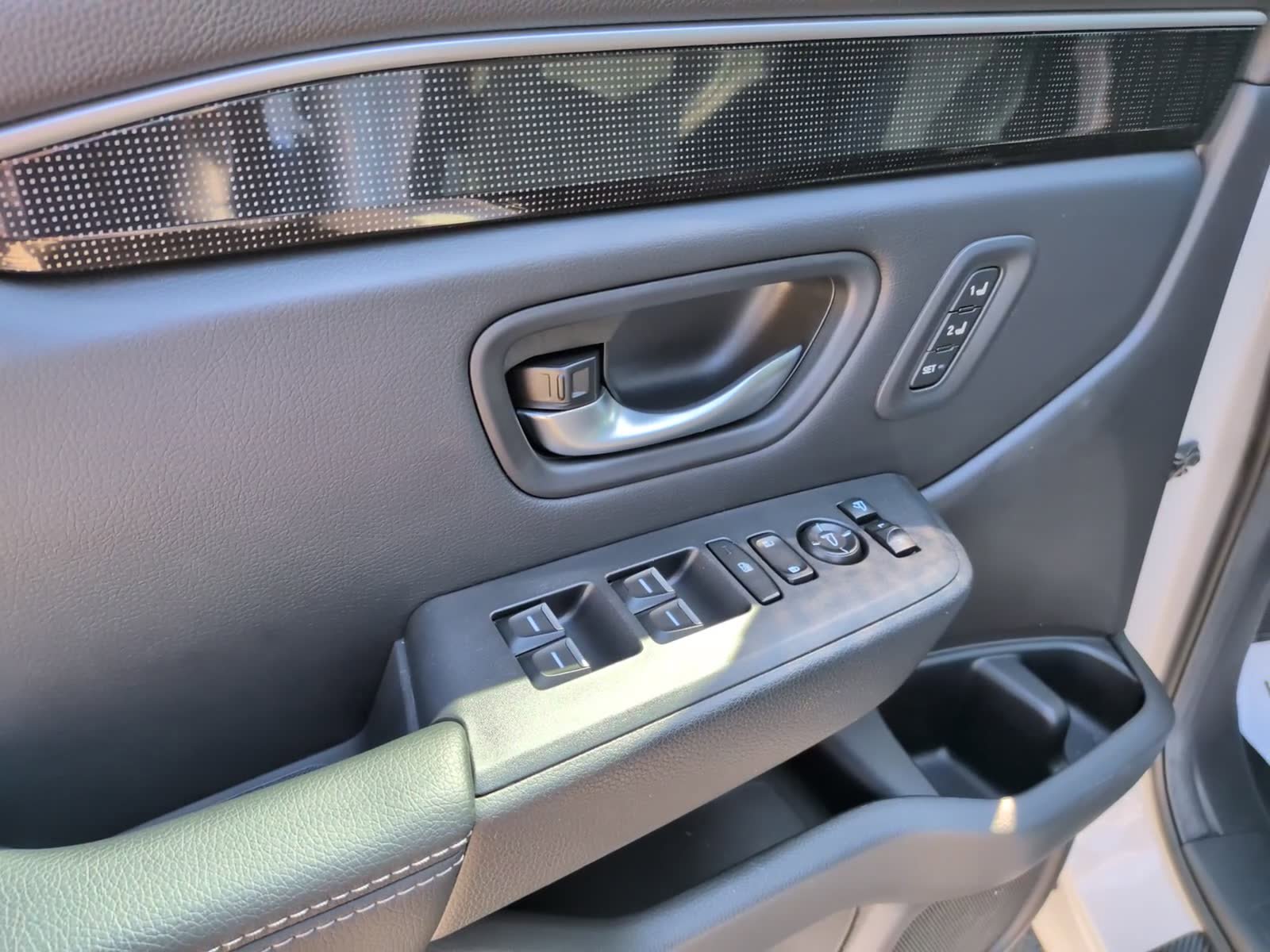 Used 2024 Honda Pilot Elite image 17