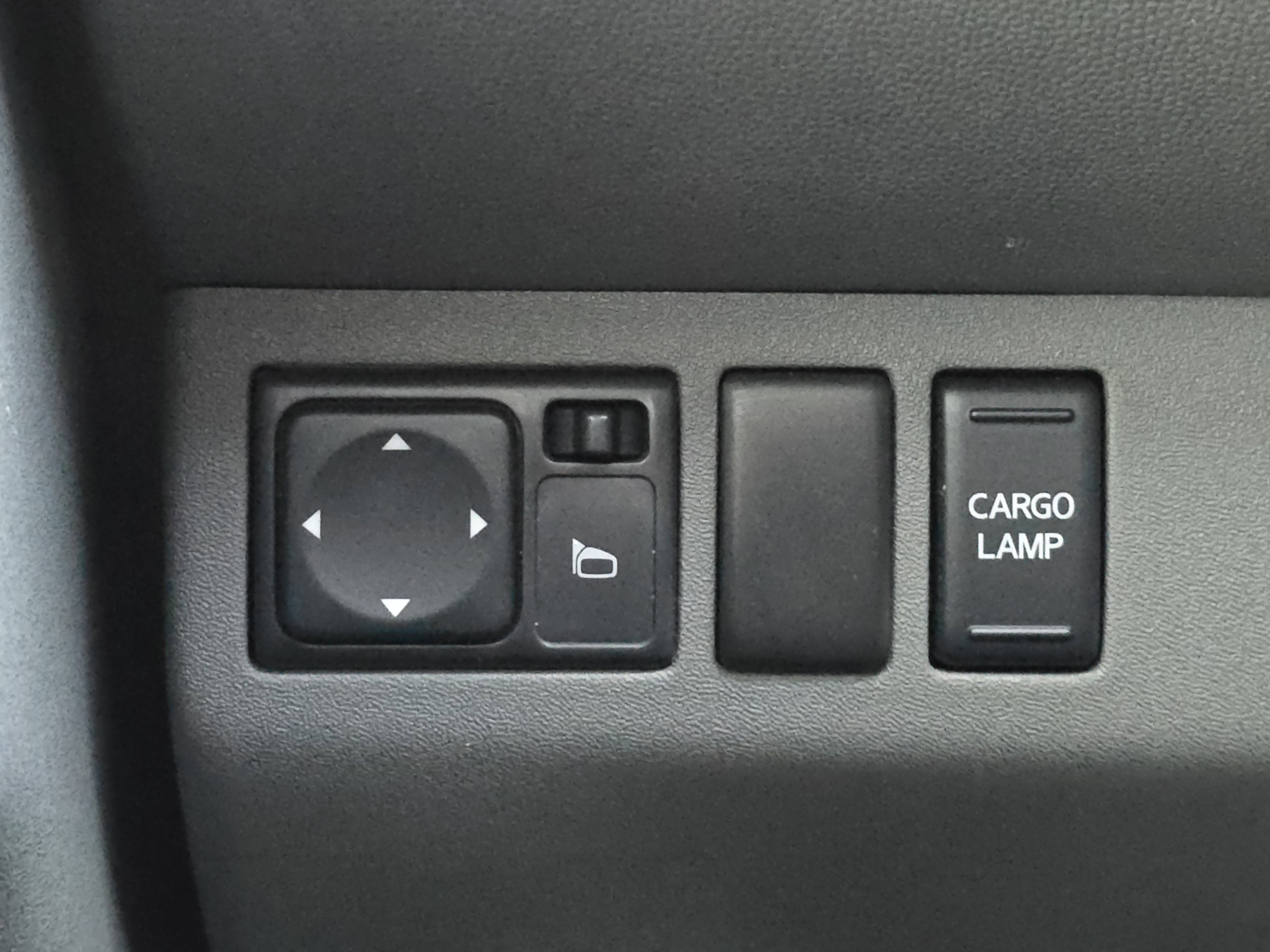 Used 2015 Nissan Frontier Desert Runner image 12