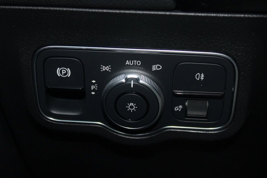 Certified 2023 Mercedes-Benz GLA 250 4MATIC image 16