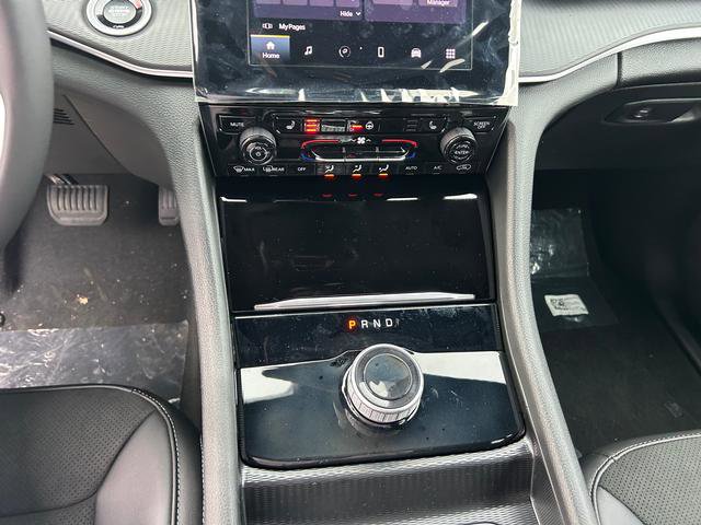 New 2025 Jeep Grand Cherokee Altitude image 14