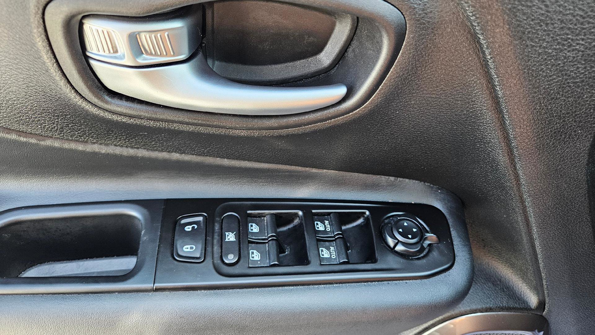 Used 2021 Jeep Renegade Limited w/ Sun & Sound Group image 18