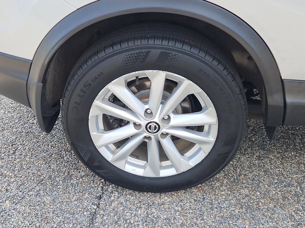 Used 2019 Nissan Rogue Sport SV AWD/4WD image 9
