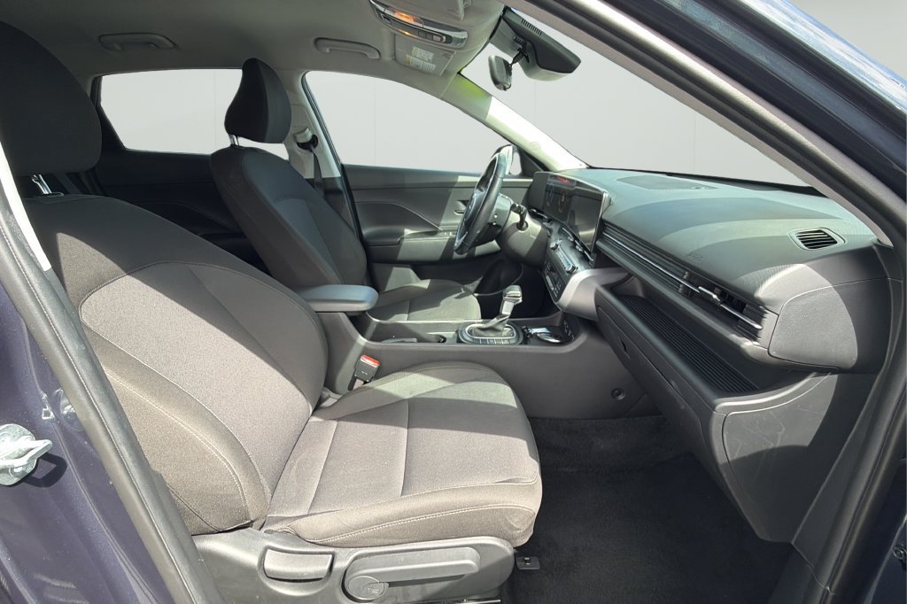 Used 2025 Hyundai Kona SEL FWD image 15