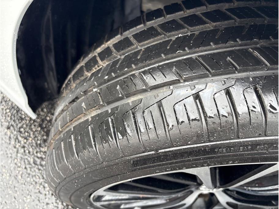 Used 2020 Toyota Camry SE image 19