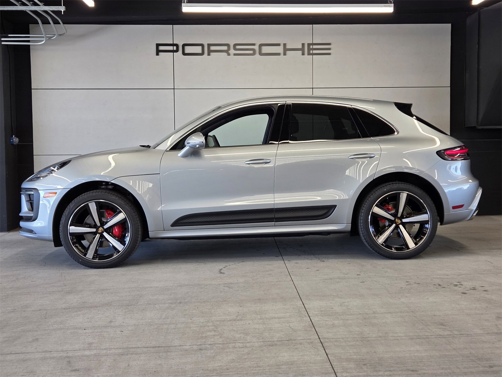 New 2026 Porsche Macan S image 2
