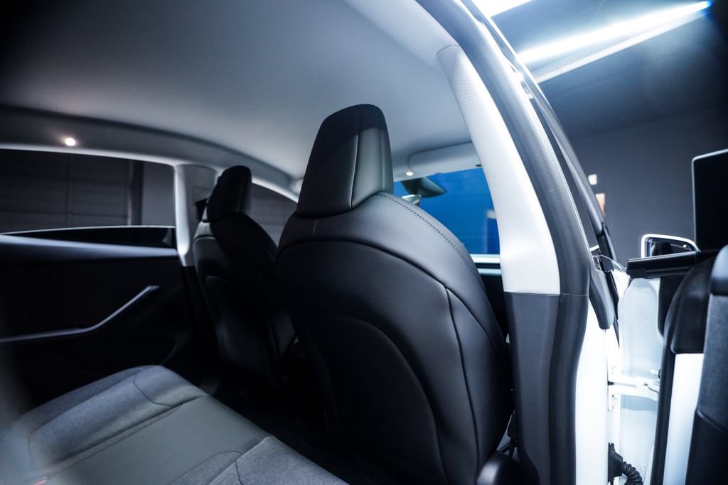 Used 2026 Tesla Model Y 2WD image 36